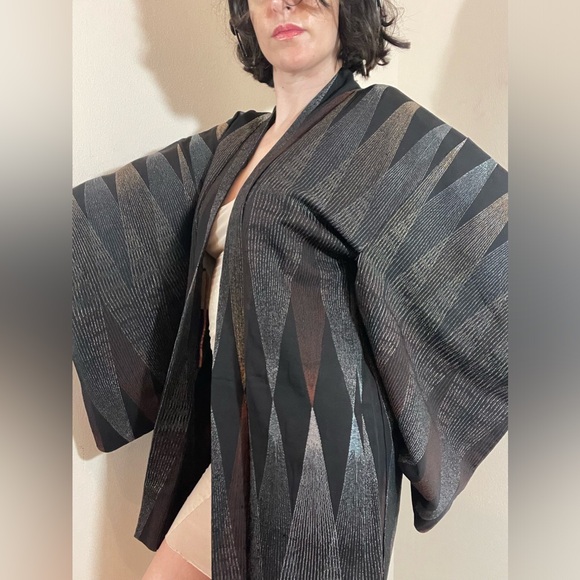 Shimmering wavelengths metallic light frequencies Haori Kimono over coat jacket - Picture 16 of 16